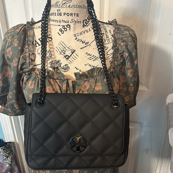 TORY BURCH in BLACK matte (PRELOVED) - Picture 3 of 9